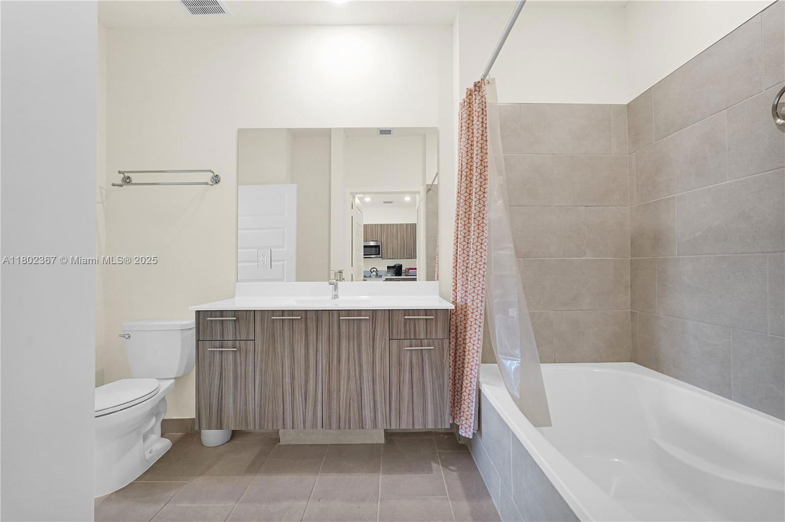 Real estate property located at 8301 41st St B-303, Miami-dade, Downtown Doral South Phas, Doral, FL