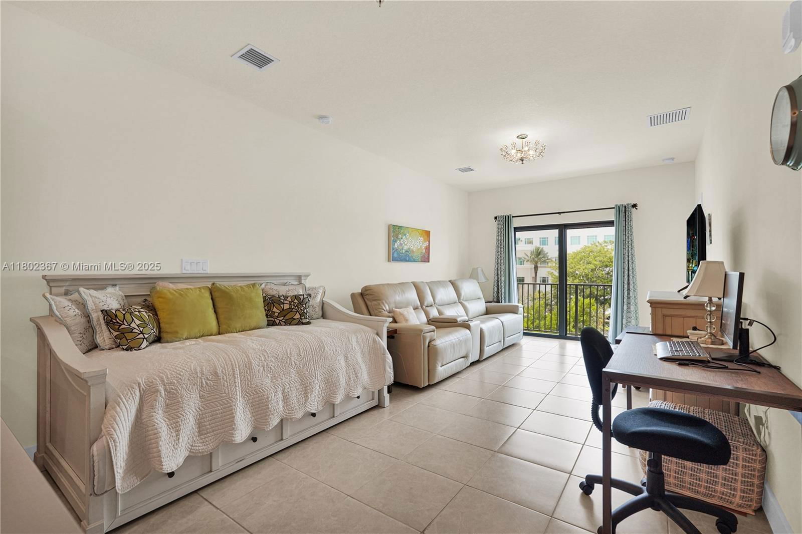 Real estate property located at 8301 41st St B-303, Miami-dade, Downtown Doral South Phas, Doral, FL