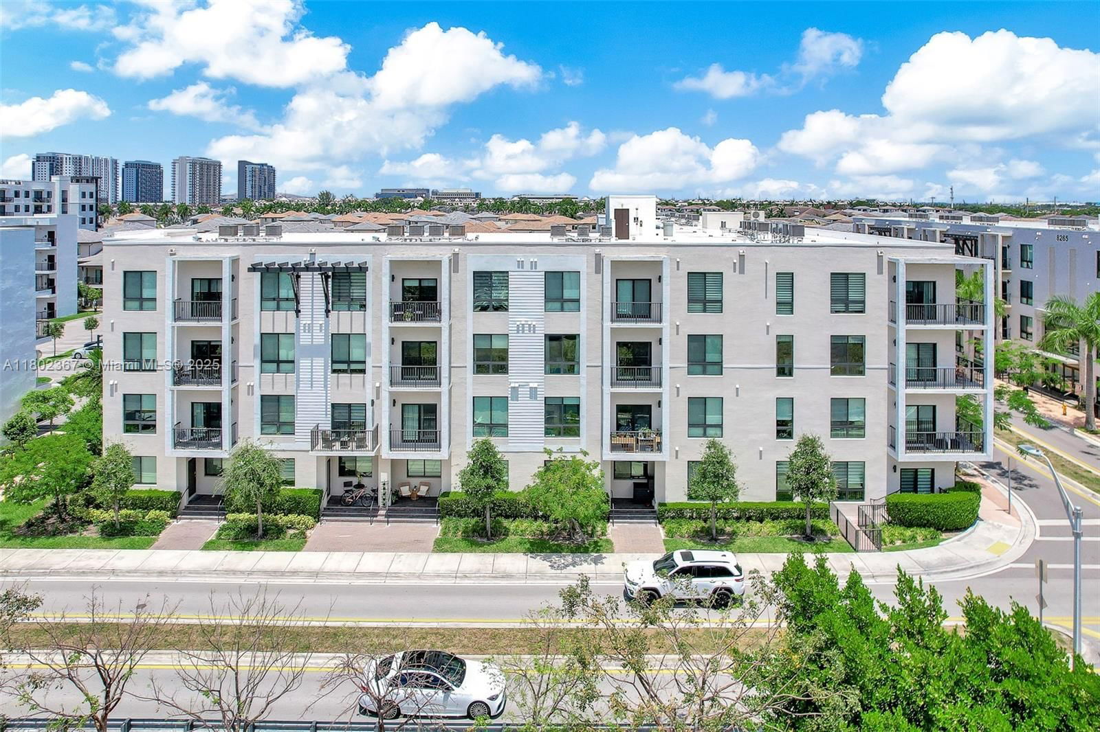 Real estate property located at 8301 41st St B-303, Miami-dade, Downtown Doral South Phas, Doral, FL