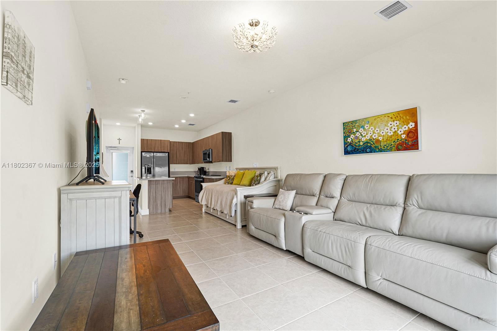 Real estate property located at 8301 41st St B-303, Miami-dade, Downtown Doral South Phas, Doral, FL