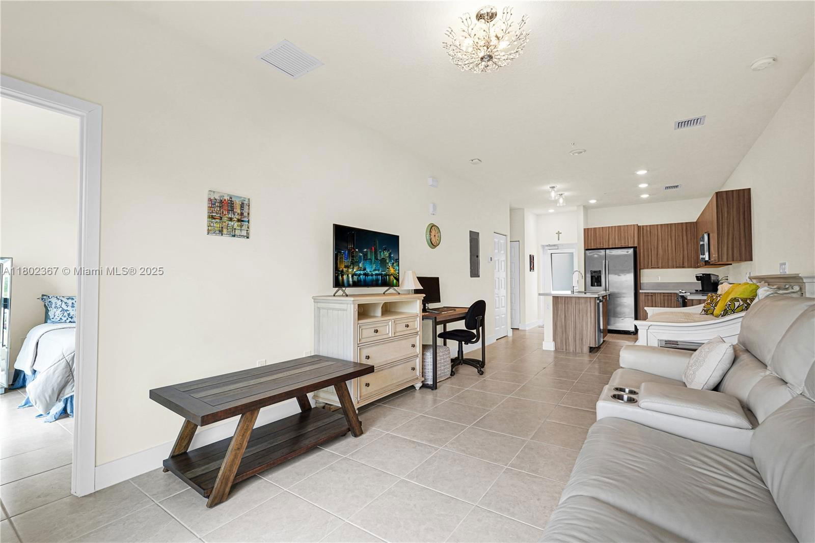Real estate property located at 8301 41st St B-303, Miami-dade, Downtown Doral South Phas, Doral, FL