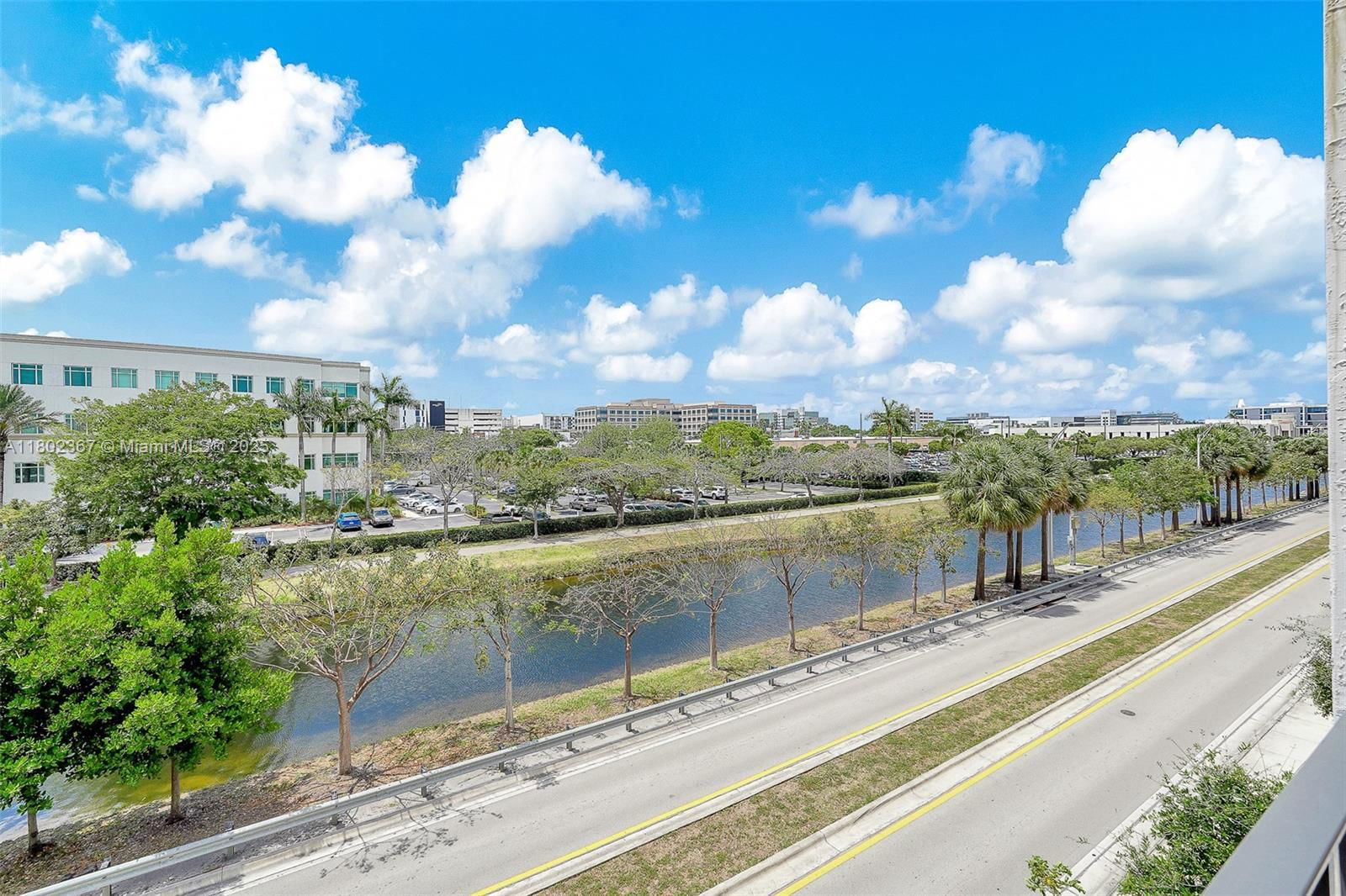 Real estate property located at 8301 41st St B-303, Miami-dade, Downtown Doral South Phas, Doral, FL