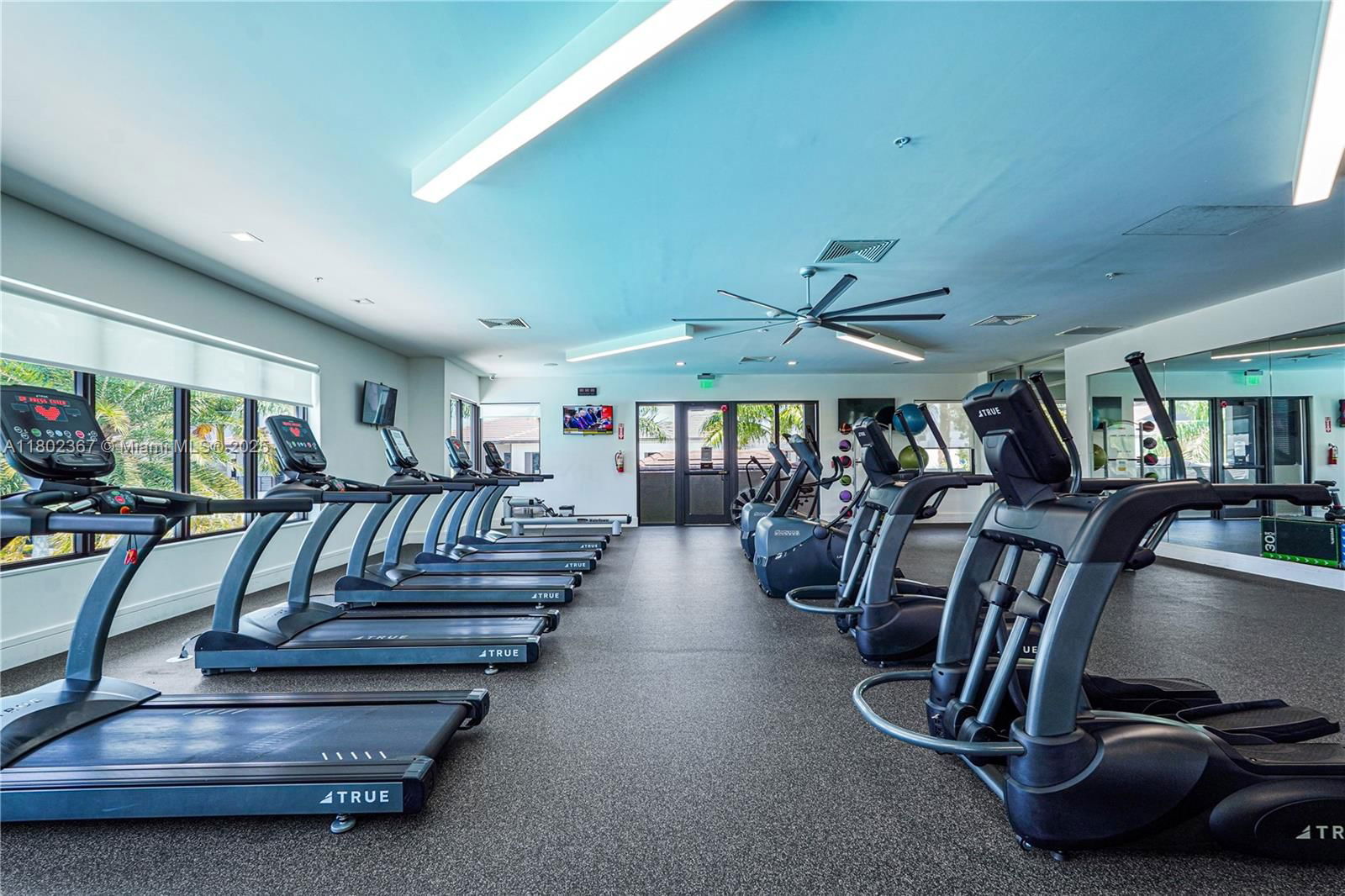 Real estate property located at 8301 41st St B-303, Miami-dade, Downtown Doral South Phas, Doral, FL