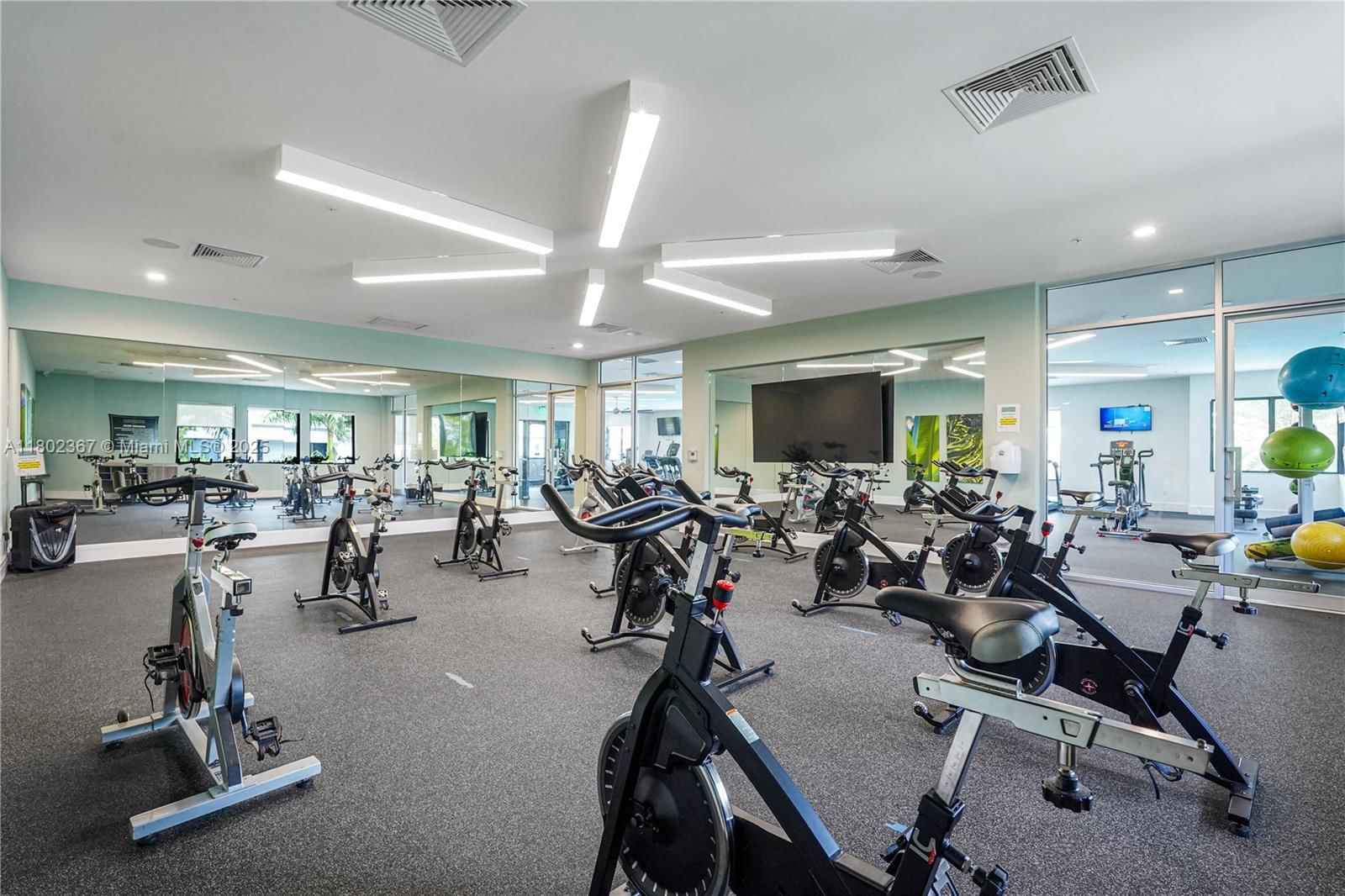 Real estate property located at 8301 41st St B-303, Miami-dade, Downtown Doral South Phas, Doral, FL