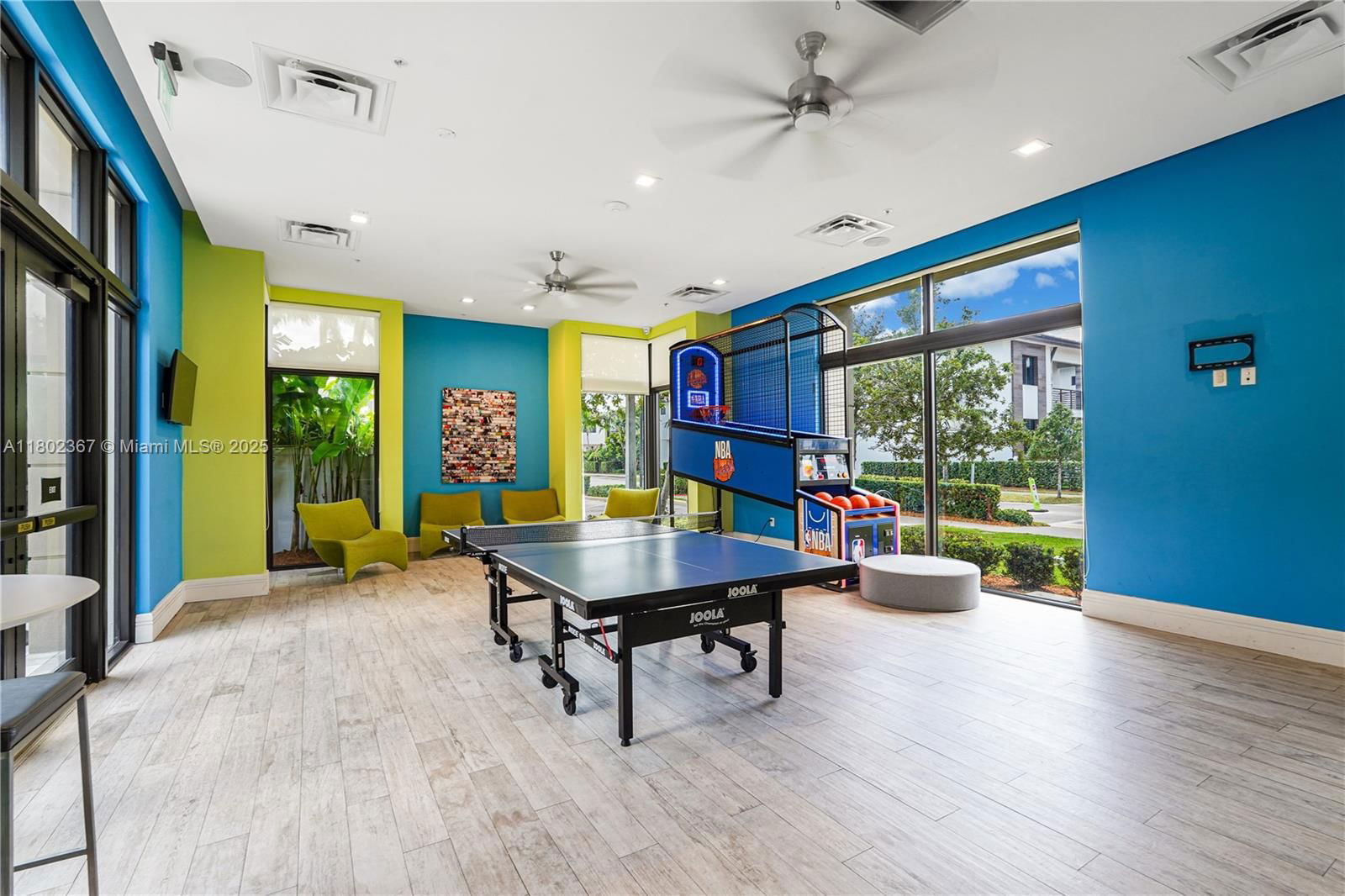 Real estate property located at 8301 41st St B-303, Miami-dade, Downtown Doral South Phas, Doral, FL