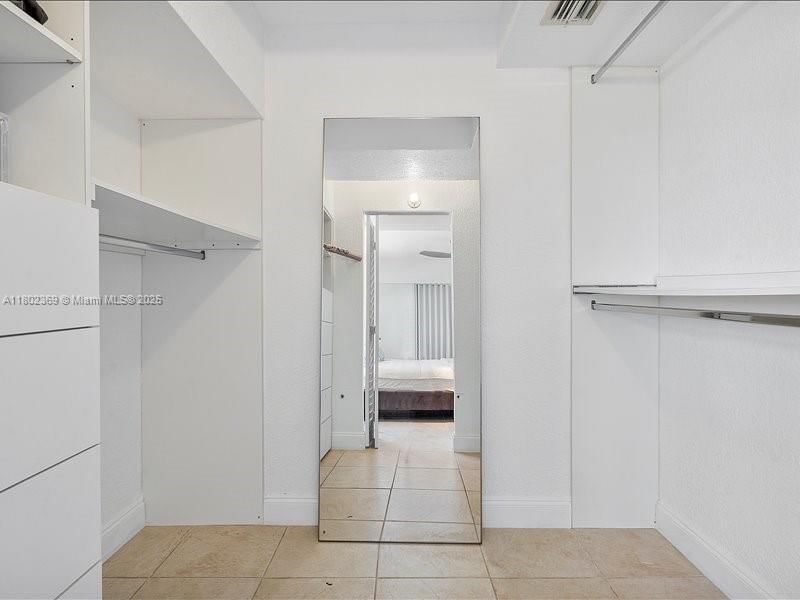 Real estate property located at 7620 Carlyle Ave #702, Miami-dade, Carlyle Plaza Condo, Miami Beach, FL