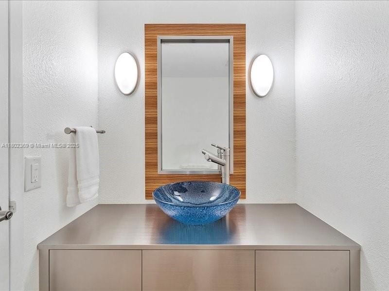 Real estate property located at 7620 Carlyle Ave #702, Miami-dade, Carlyle Plaza Condo, Miami Beach, FL