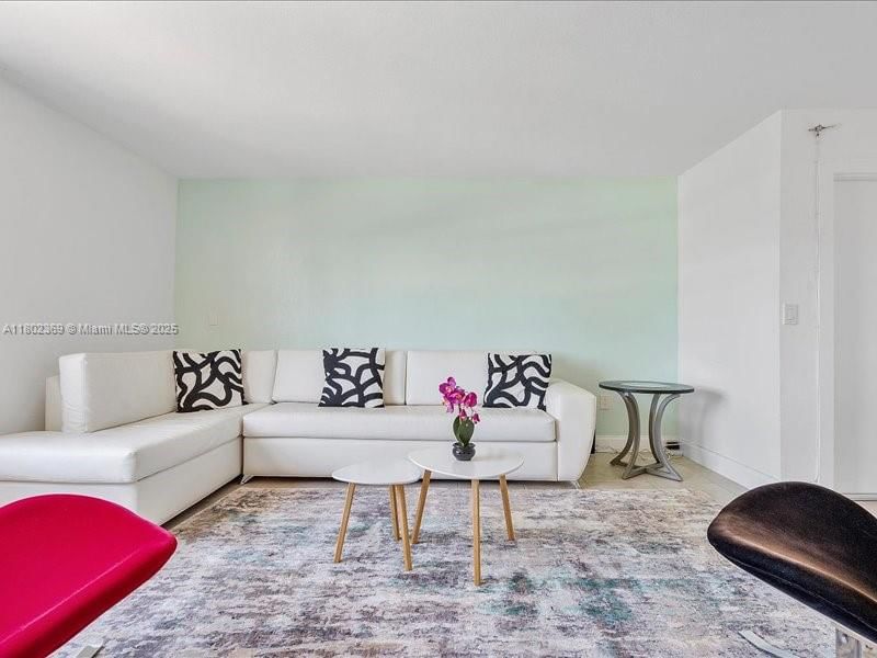 Real estate property located at 7620 Carlyle Ave #702, Miami-dade, Carlyle Plaza Condo, Miami Beach, FL