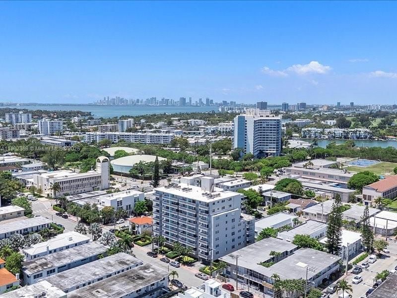 Real estate property located at 7620 Carlyle Ave #702, Miami-dade, Carlyle Plaza Condo, Miami Beach, FL