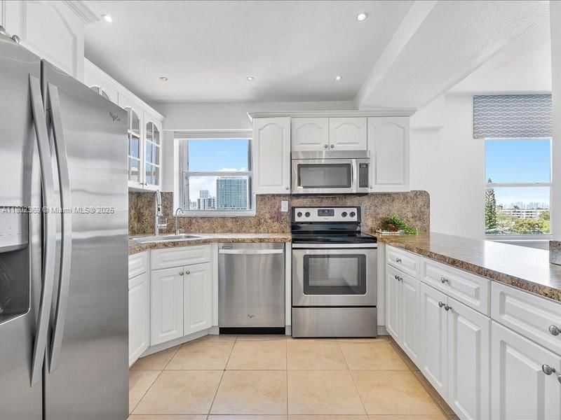 Real estate property located at 7620 Carlyle Ave #702, Miami-dade, Carlyle Plaza Condo, Miami Beach, FL