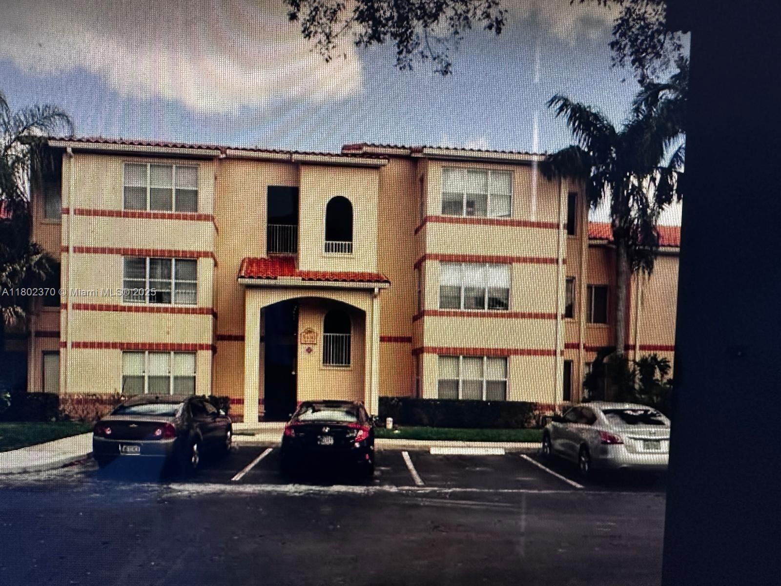 Real estate property located at 3310 Pinewalk Dr N #1814, Broward, Coral Key Condo, Margate, FL
