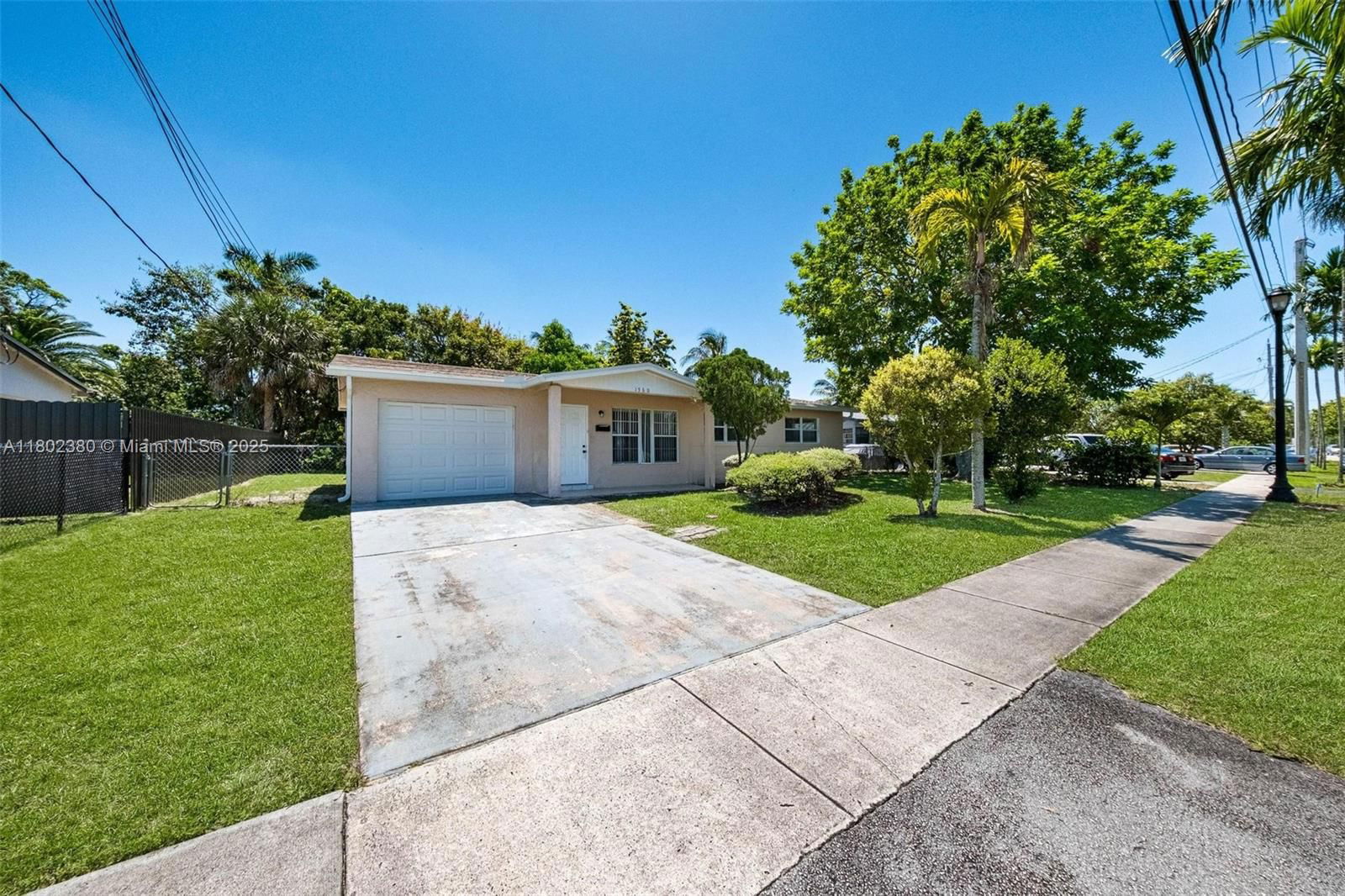 Real estate property located at 1560 Sunset Strip, Broward, Sunrise Golf Village Sec, Sunrise, FL