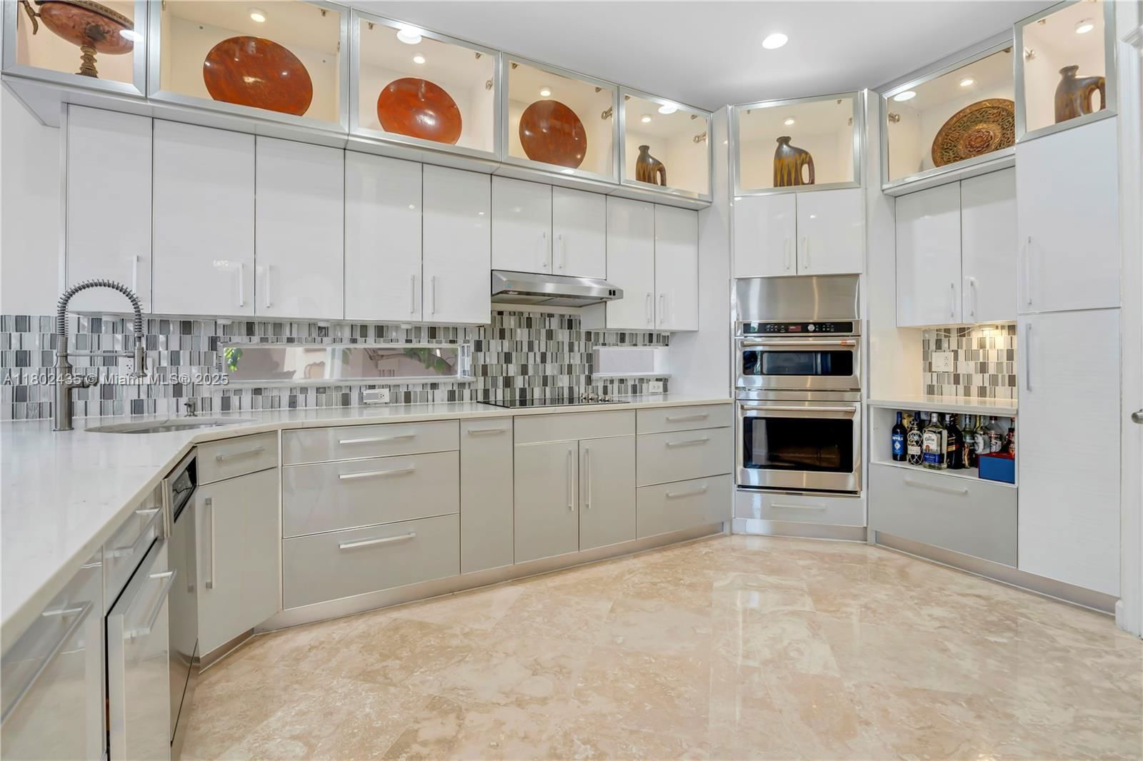 Real estate property located at 18900 32nd Ct, Broward, Sunset Lakes Plat One, Miramar, FL