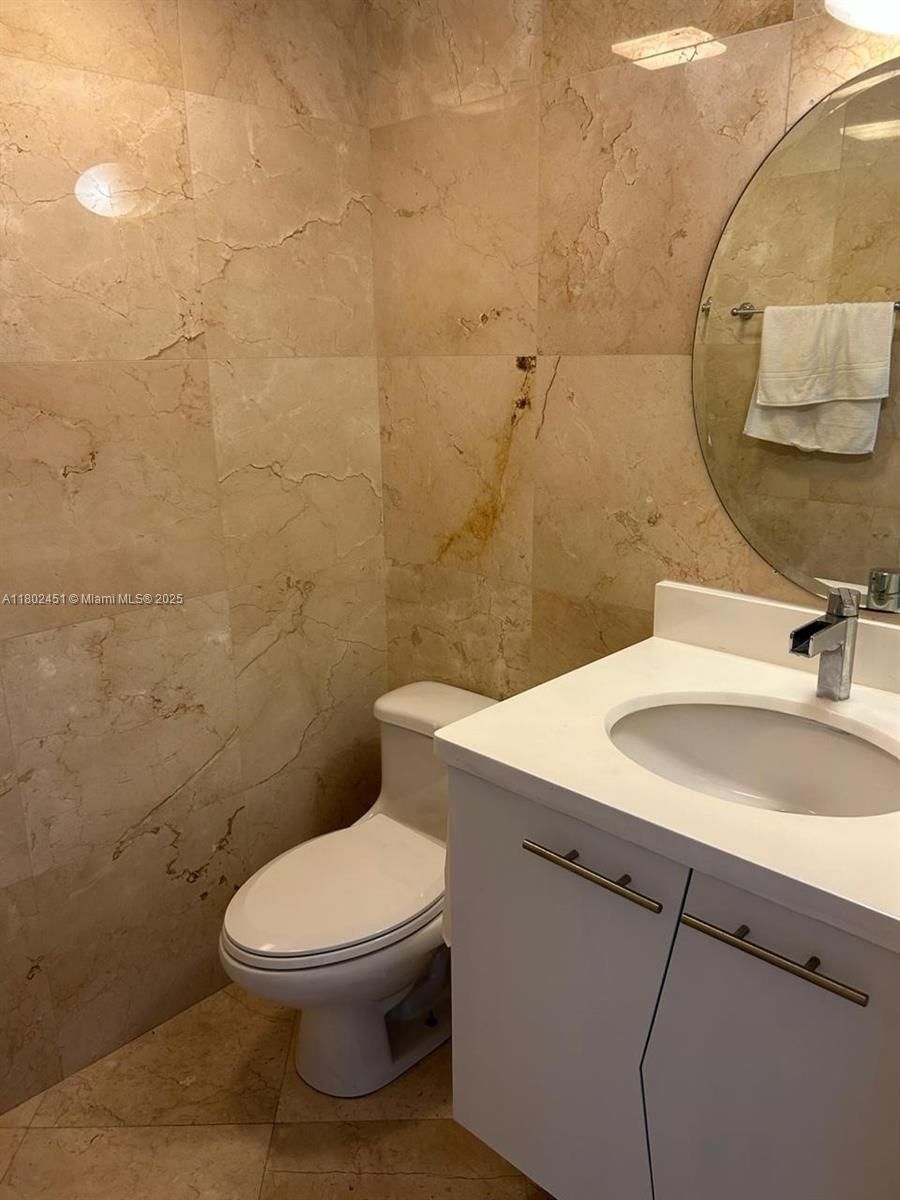 Real estate property located at 100 Bayview Dr #309, Miami-dade, Arlen House East Condo, Sunny Isles Beach, FL