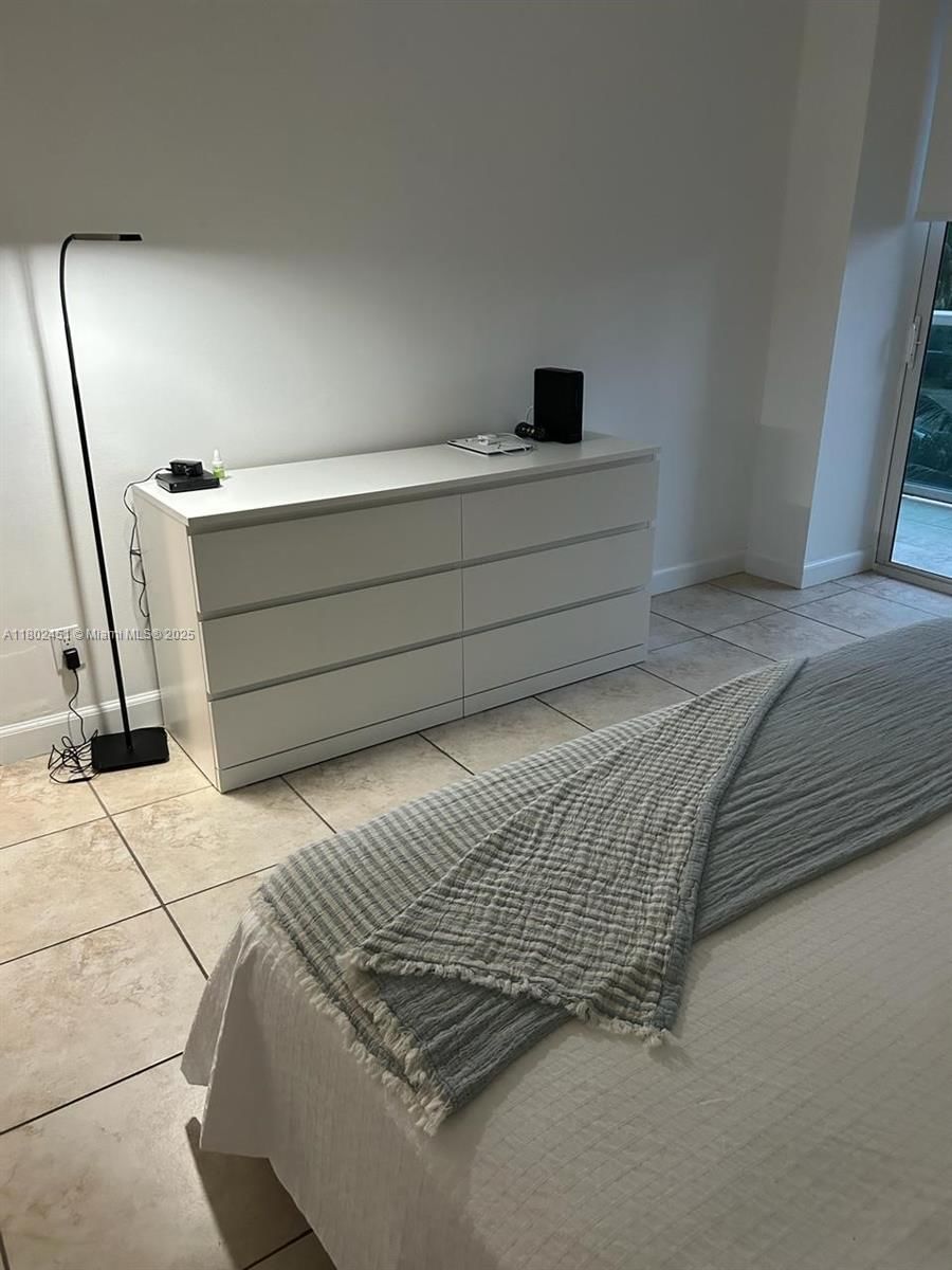 Real estate property located at 100 Bayview Dr #309, Miami-dade, Arlen House East Condo, Sunny Isles Beach, FL