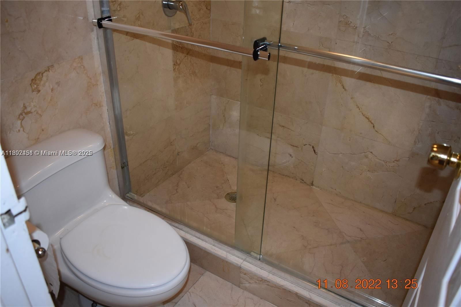 Real estate property located at 100 Bayview Dr #309, Miami-dade, Arlen House East Condo, Sunny Isles Beach, FL