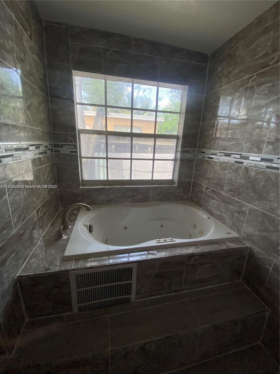 Real estate property located at 770 133rd St, Miami-dade, De Pauly Heights, North Miami, FL