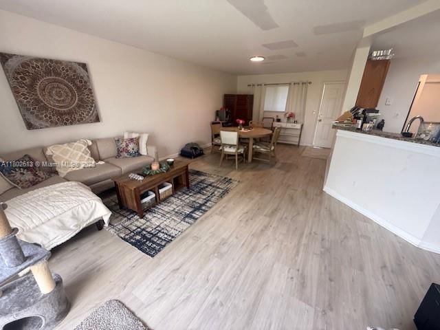 Real estate property located at 3437 44th St #101, Broward, Summer Lake, Oakland Park, FL