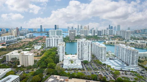 Real estate property located at 2750 183rd St #1409, Miami-dade, Commodore Plaza Condo, Aventura, FL