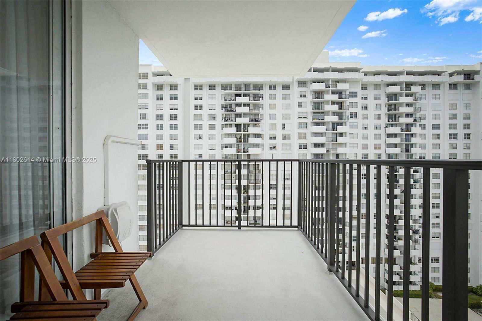 Real estate property located at 2750 183rd St #1409, Miami-dade, Commodore Plaza Condo, Aventura, FL