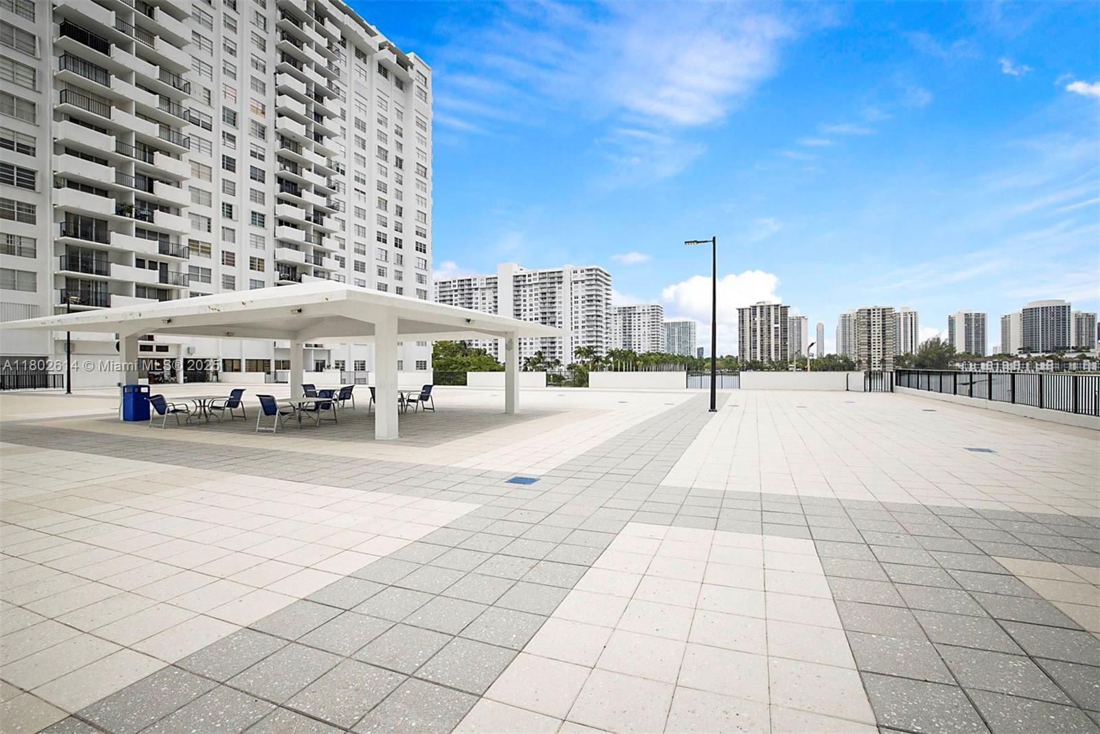Real estate property located at 2750 183rd St #1409, Miami-dade, Commodore Plaza Condo, Aventura, FL