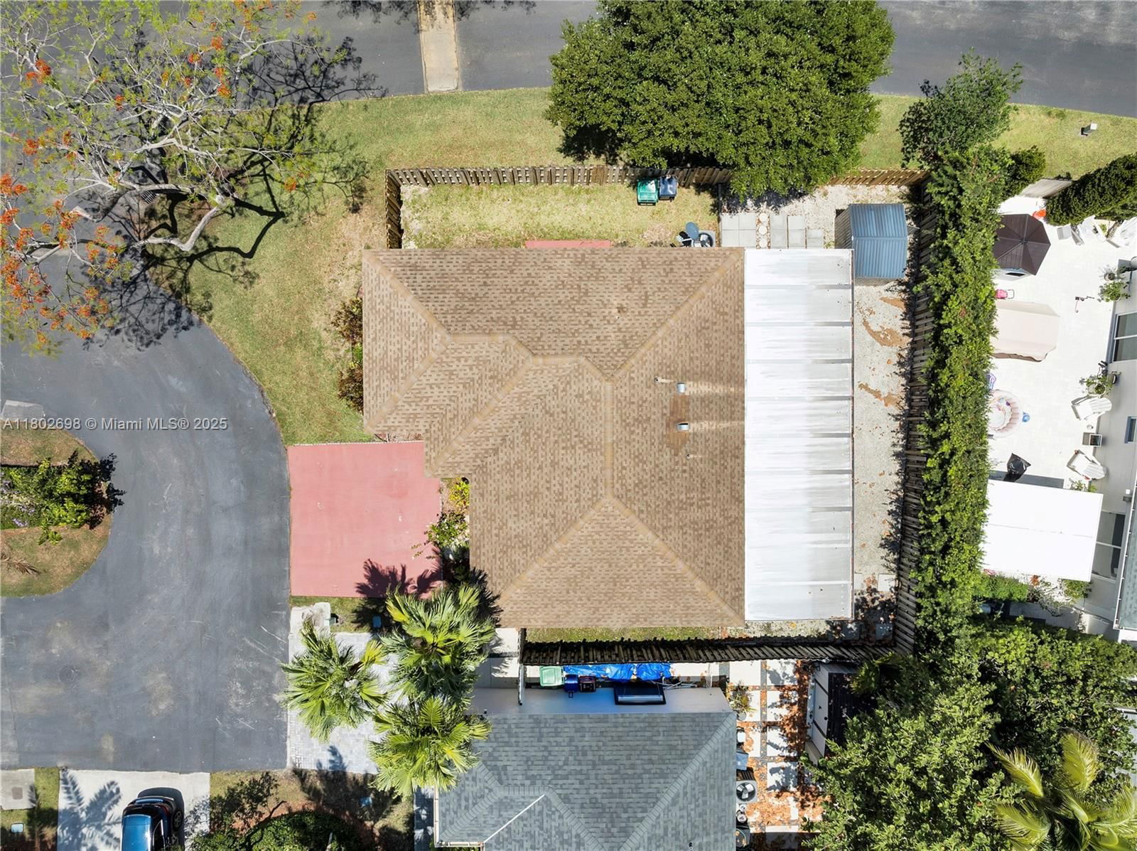 Real estate property located at 9826 222nd Ter, Miami-dade, Lakes By The Bay Sec 5, Cutler Bay, FL