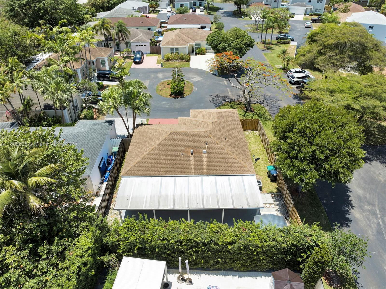 Real estate property located at 9826 222nd Ter, Miami-dade, Lakes By The Bay Sec 5, Cutler Bay, FL
