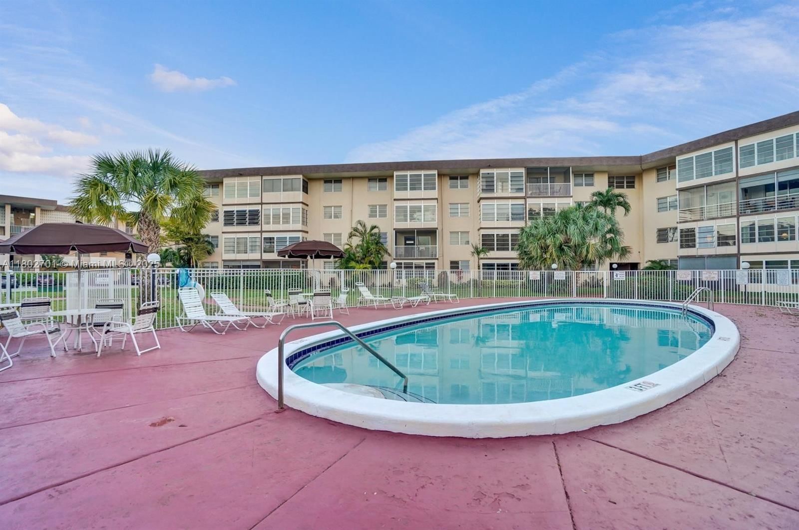 Real estate property located at 2800 47th Ter #407B, Broward, Lauderdale Oaks Condo 4, Lauderdale Lakes, FL