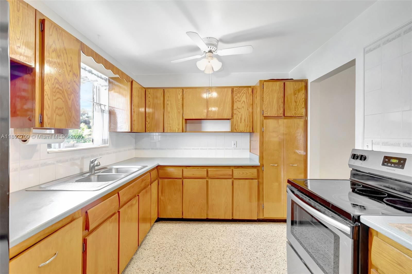 Real estate property located at 1920 65th Ter, Broward, Broadview Country Club Es, North Lauderdale, FL