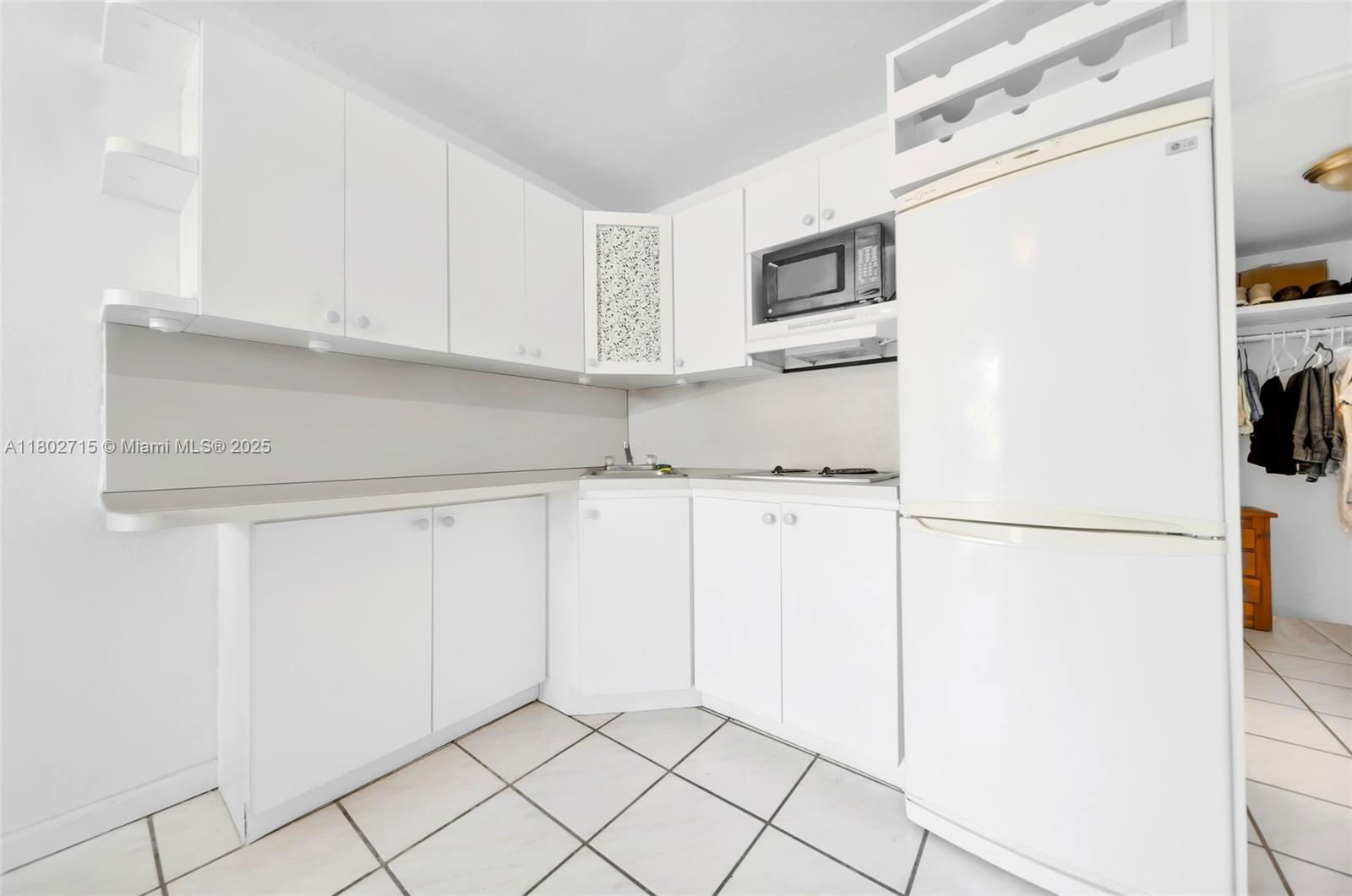 Real estate property located at 6484 Indian Creek Dr #202, Miami-dade, Amd Pl Of 2nd Ocean Front, Miami Beach, FL