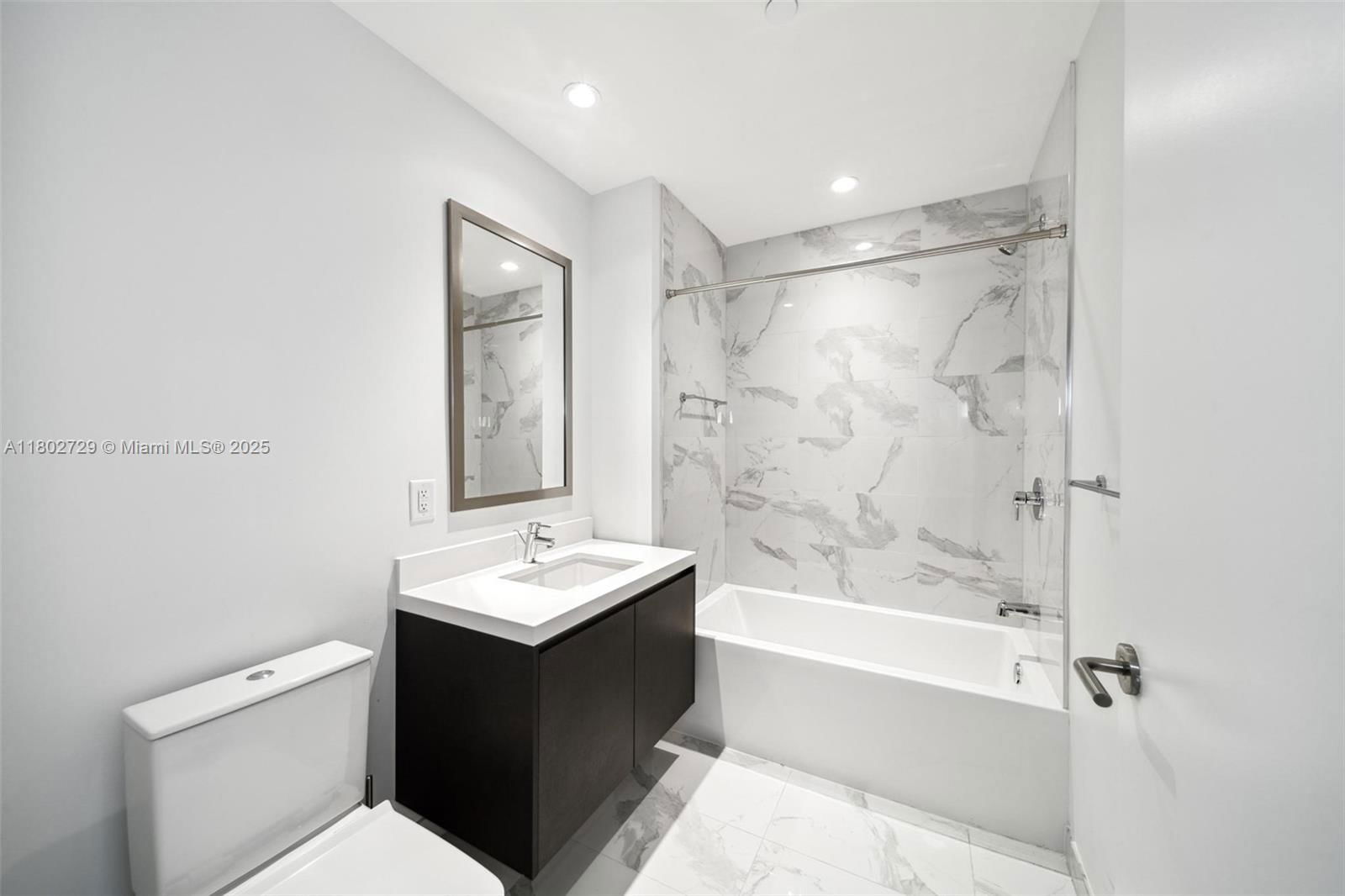 Real estate property located at 851 1st Ave #3107, Miami-dade, Paramount Miami Worldcent, Miami, FL