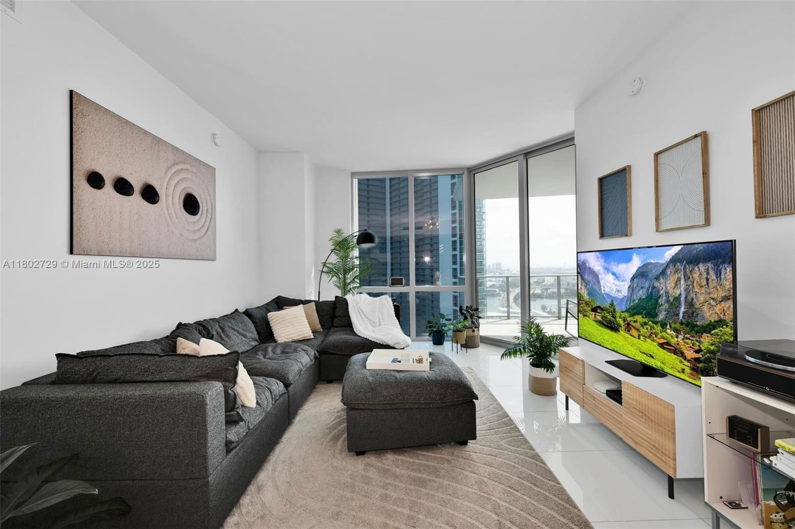 Real estate property located at 851 1st Ave #3107, Miami-dade, Paramount Miami Worldcent, Miami, FL