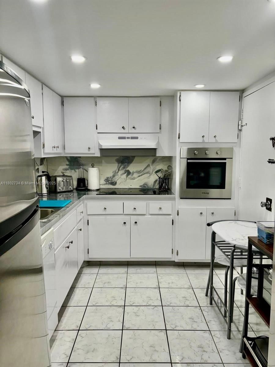 Real estate property located at 400 Kings Point Drive #928, Miami-dade, Coastal Towers Condo, Sunny Isles Beach, FL