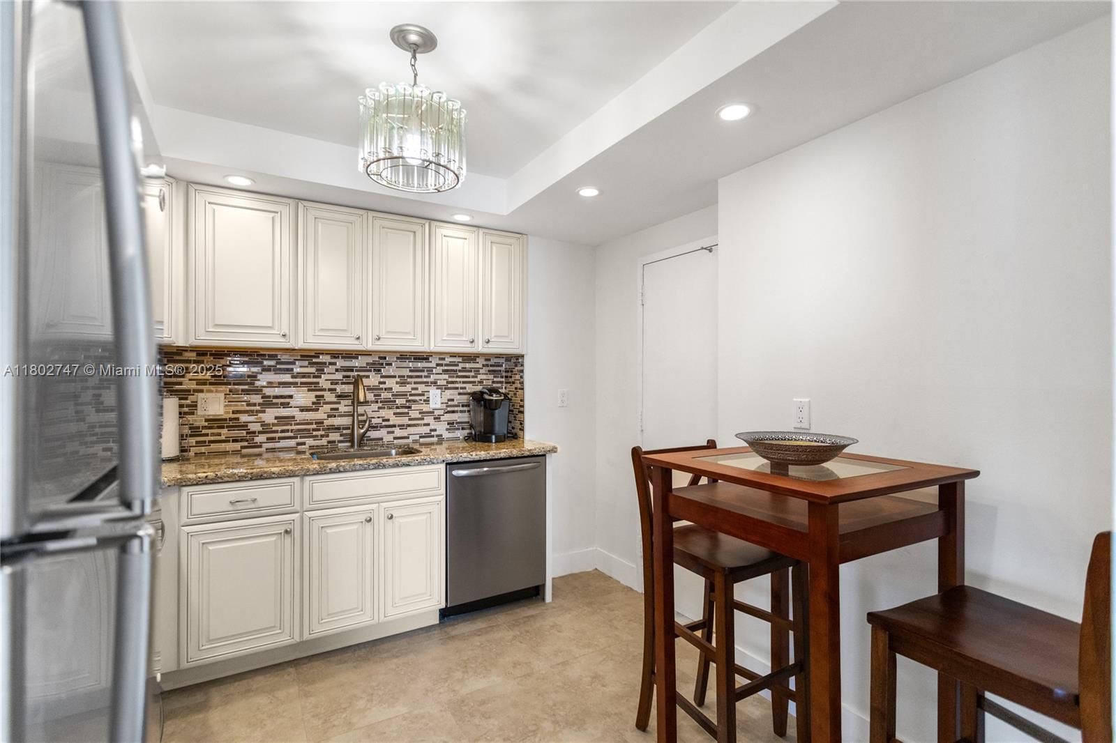 Real estate property located at 300 Bayview Dr #2105, Miami-dade, Arlen House Condo, Sunny Isles Beach, FL