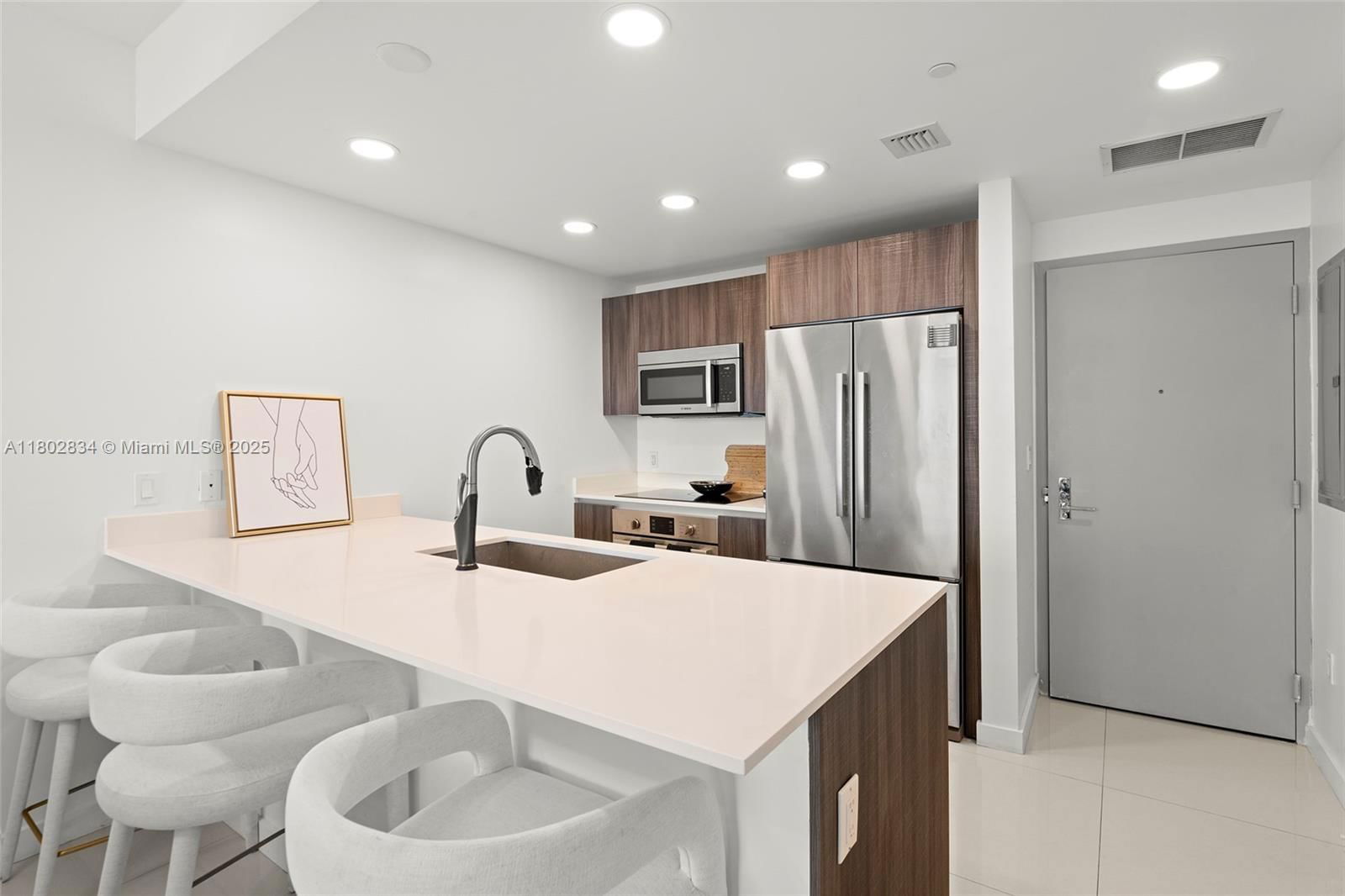 Real estate property located at 488 18th St #704, Miami-dade, Aria On The Bay Condo, Miami, FL