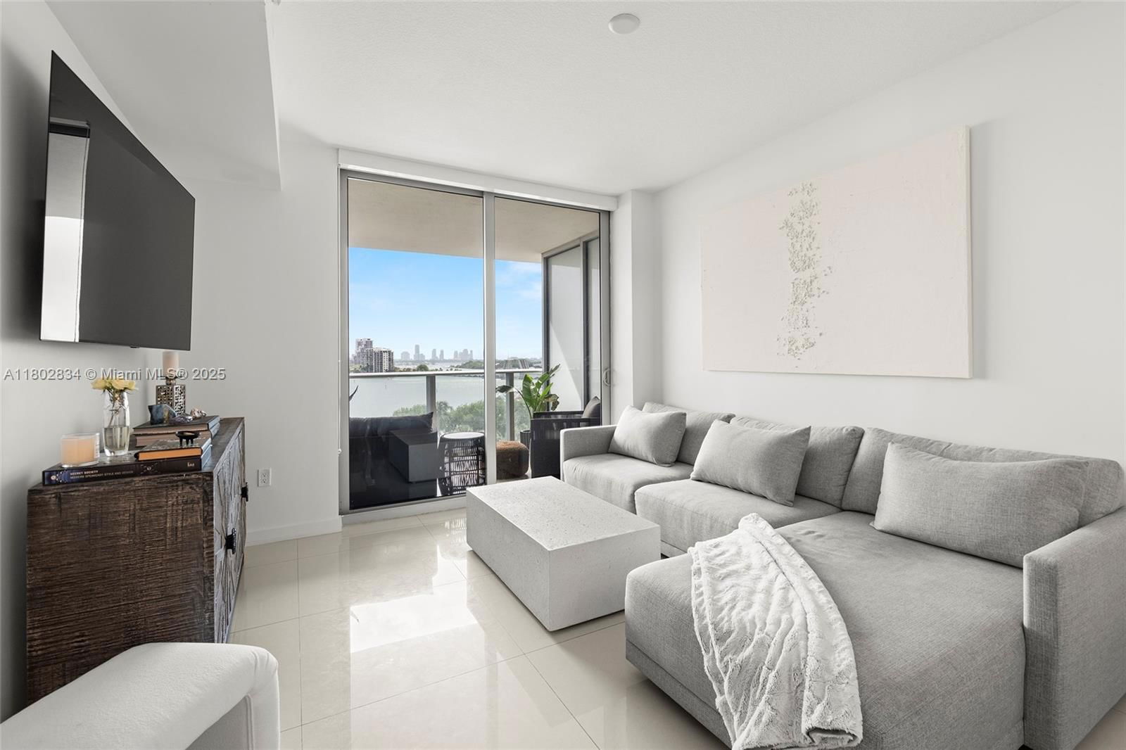 Real estate property located at 488 18th St #704, Miami-dade, Aria On The Bay Condo, Miami, FL