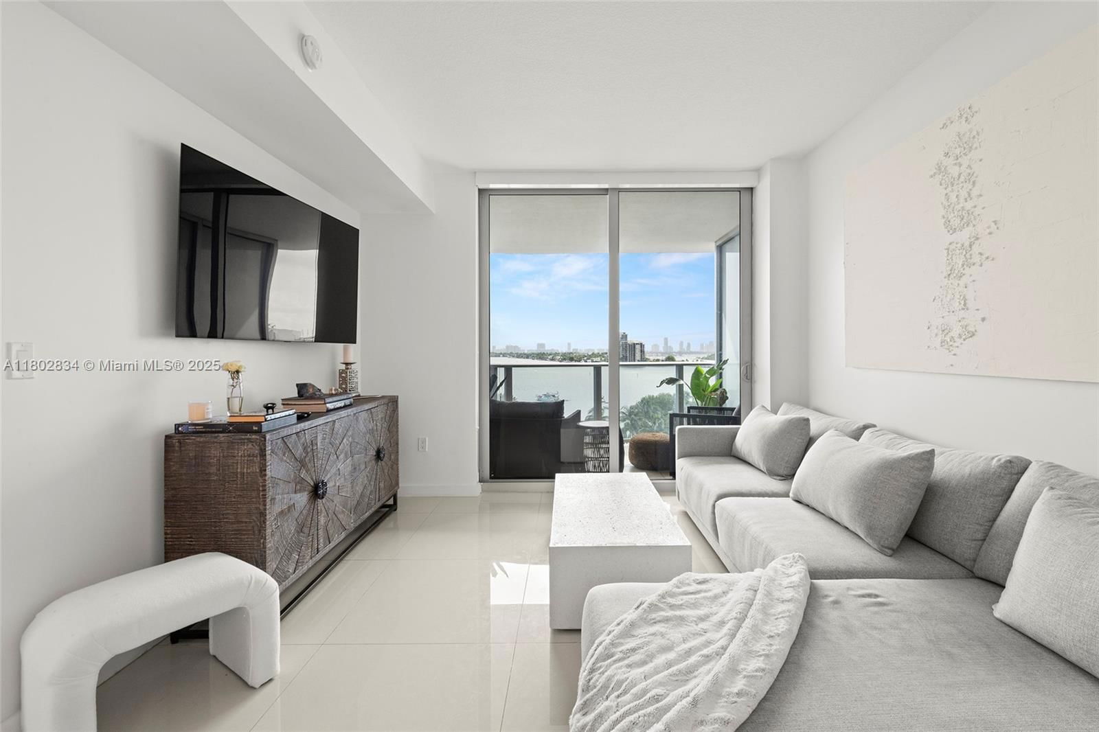 Real estate property located at 488 18th St #704, Miami-dade, Aria On The Bay Condo, Miami, FL