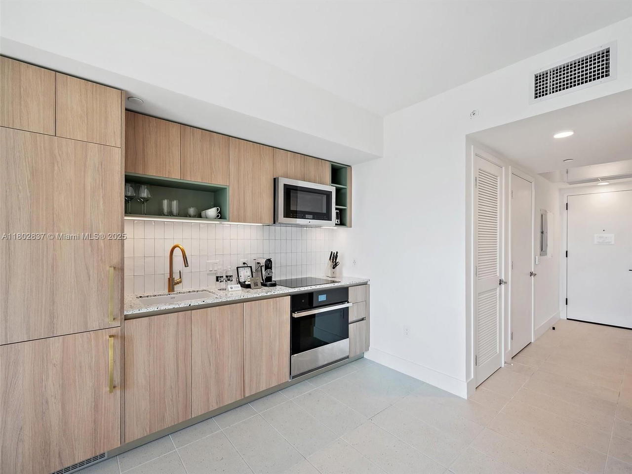 Real estate property located at 601 1 #3403, Miami-dade, Gale, Miami, FL