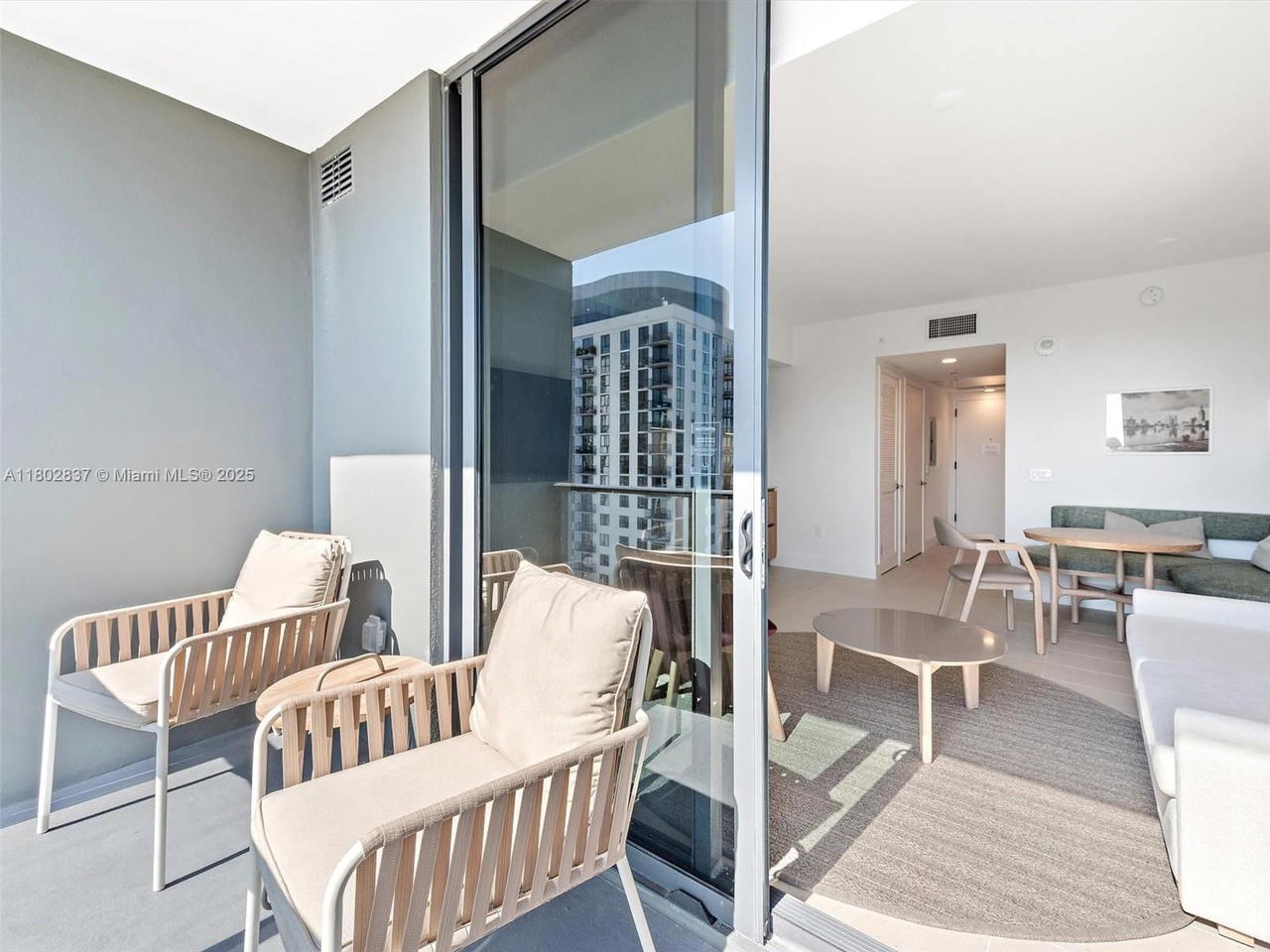Real estate property located at 601 1 #3403, Miami-dade, Gale, Miami, FL