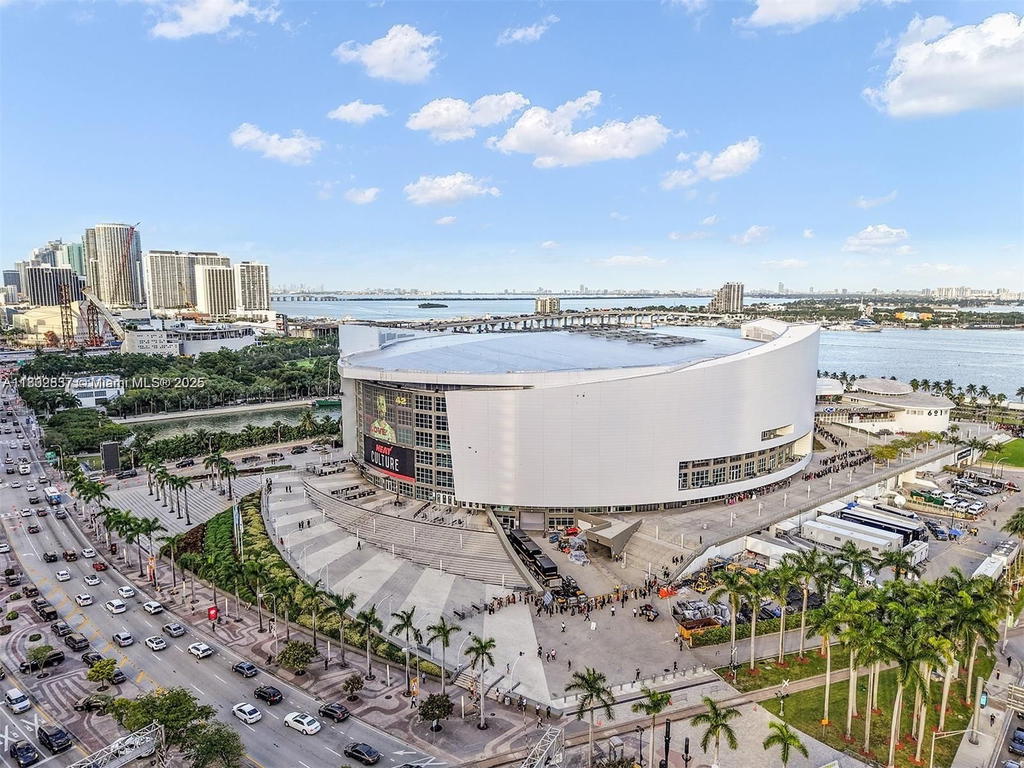 Real estate property located at 601 1 #3403, Miami-dade, Gale, Miami, FL