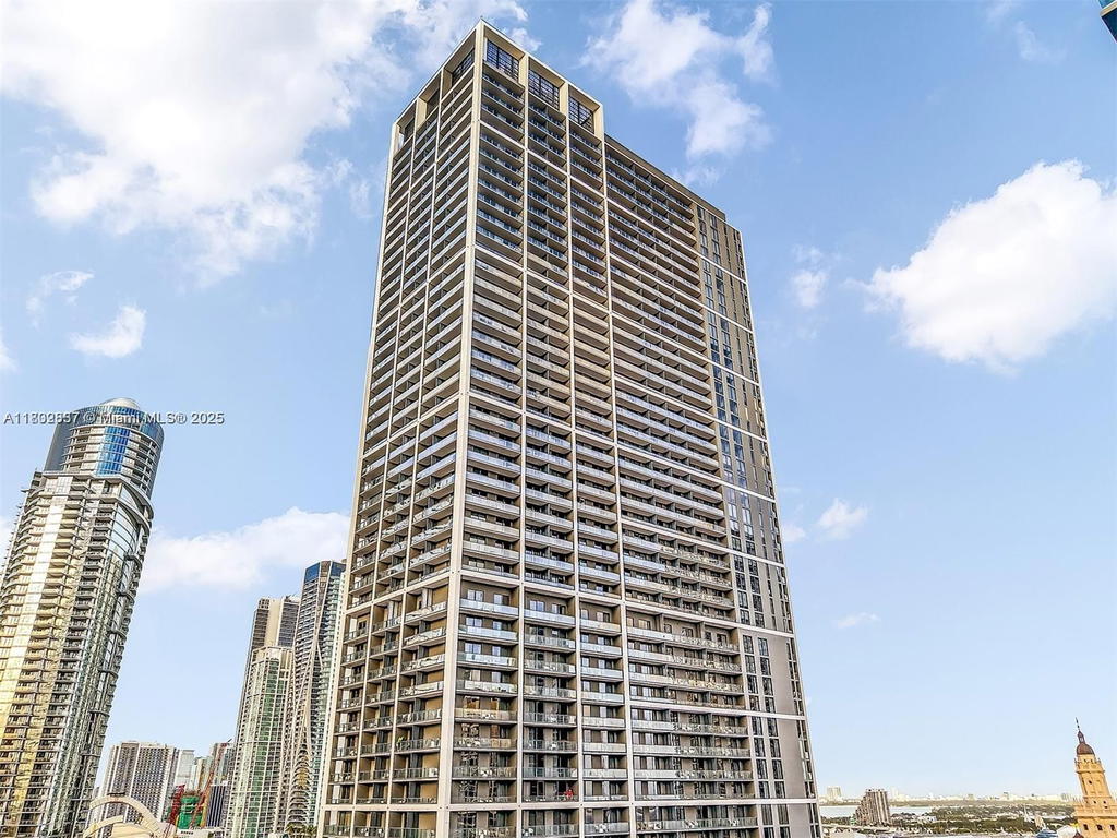 Real estate property located at 601 1 #3403, Miami-dade, Gale, Miami, FL