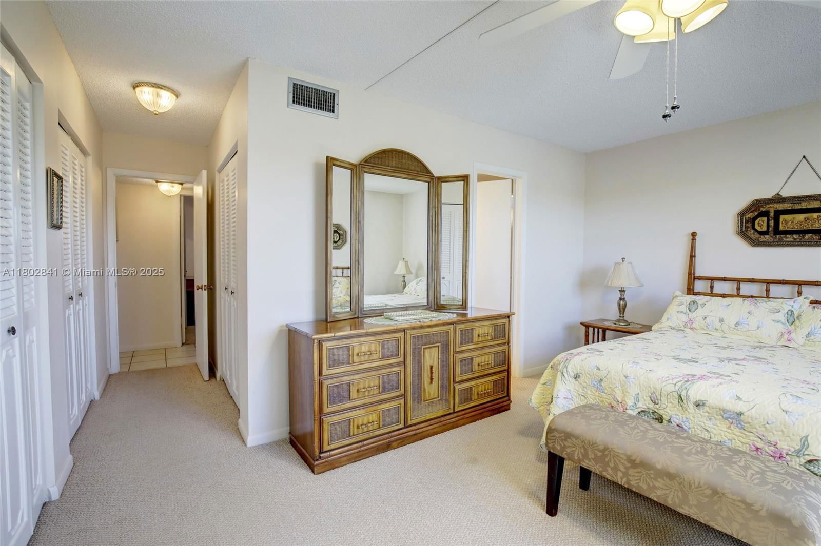 Real estate property located at 424 10th St #405, Broward, Meadowbrook Lakes Condo, Dania Beach, FL