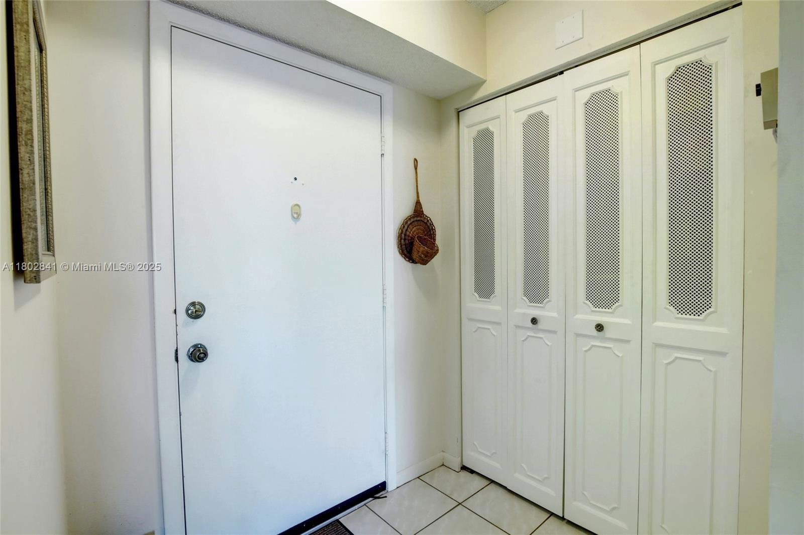 Real estate property located at 424 10th St #405, Broward, Meadowbrook Lakes Condo, Dania Beach, FL