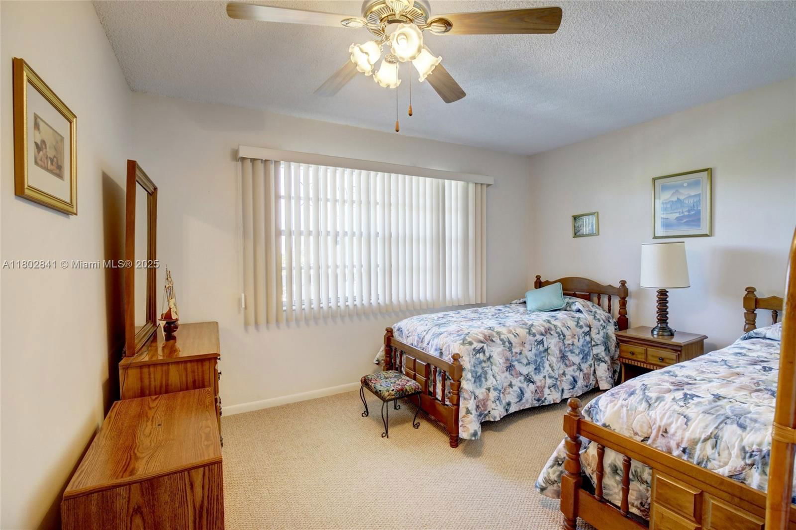 Real estate property located at 424 10th St #405, Broward, Meadowbrook Lakes Condo, Dania Beach, FL