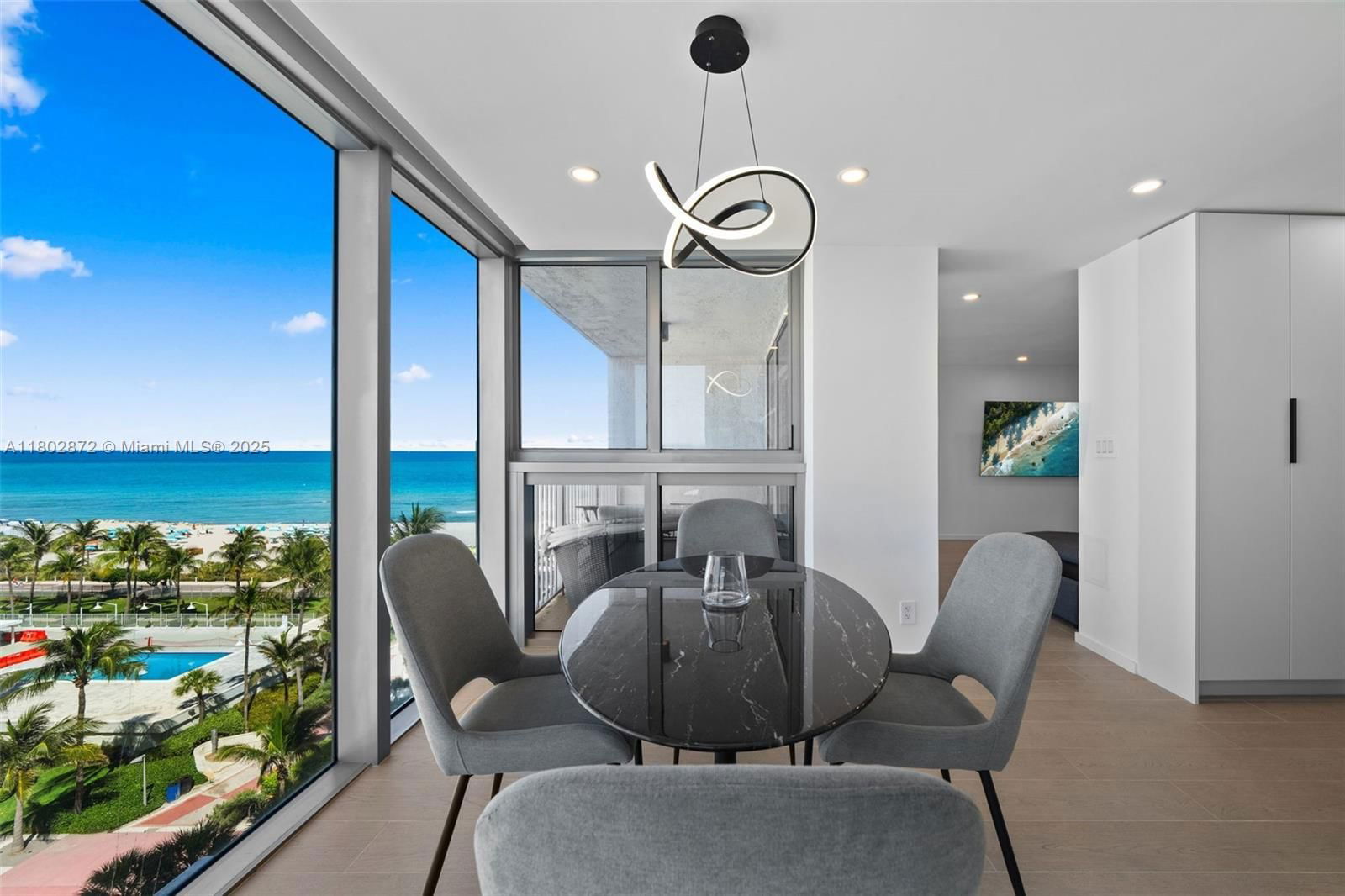 Real estate property located at 2655 Collins Ave #1009, Miami-dade, Mirasol Ocean Towers Cond, Miami Beach, FL