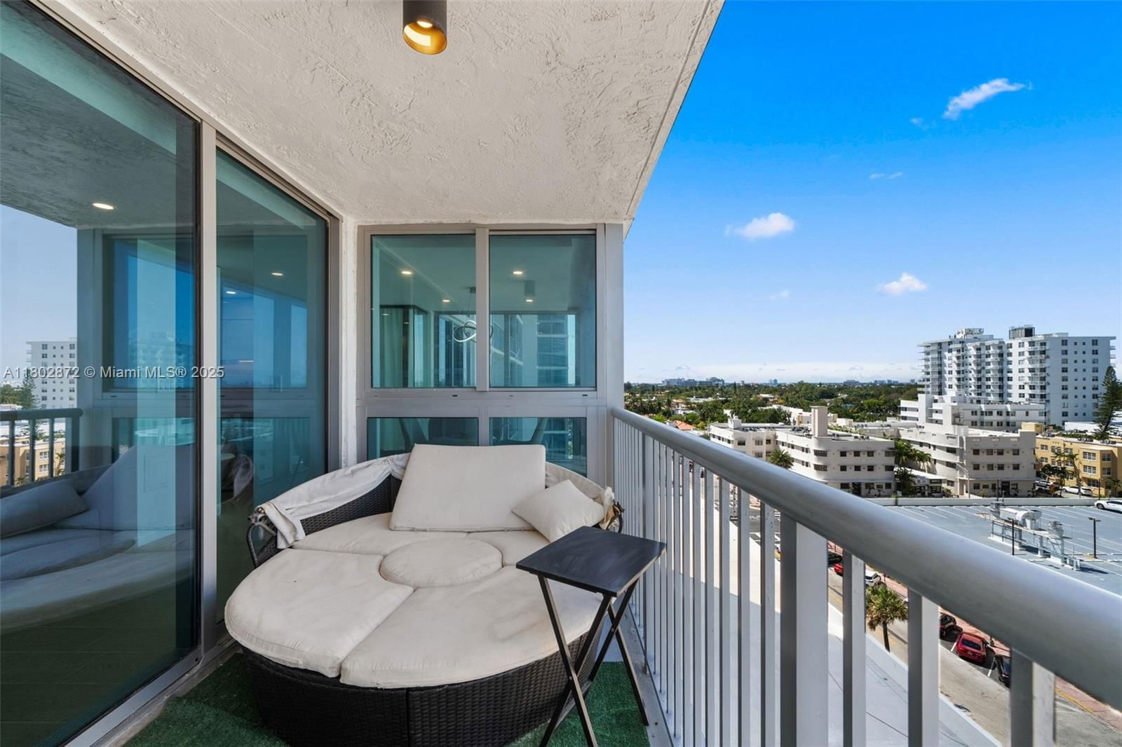Real estate property located at 2655 Collins Ave #1009, Miami-dade, Mirasol Ocean Towers Cond, Miami Beach, FL
