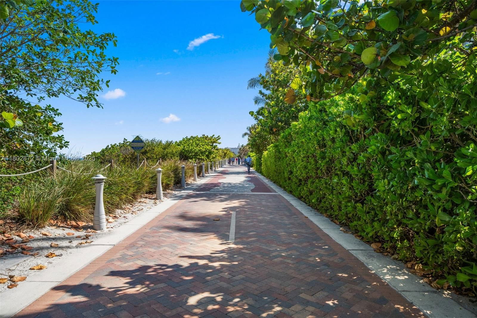 Real estate property located at 2655 Collins Ave #1009, Miami-dade, Mirasol Ocean Towers Cond, Miami Beach, FL