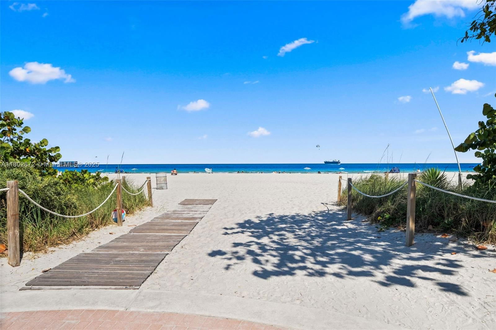 Real estate property located at 2655 Collins Ave #1009, Miami-dade, Mirasol Ocean Towers Cond, Miami Beach, FL