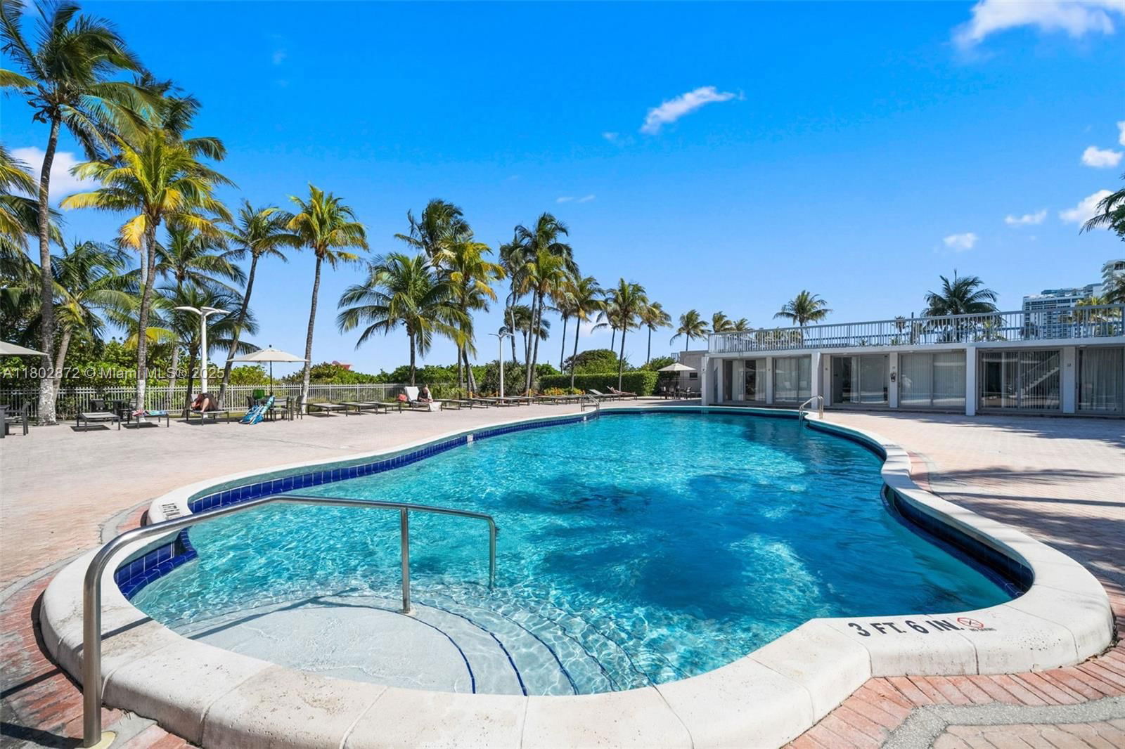 Real estate property located at 2655 Collins Ave #1009, Miami-dade, Mirasol Ocean Towers Cond, Miami Beach, FL