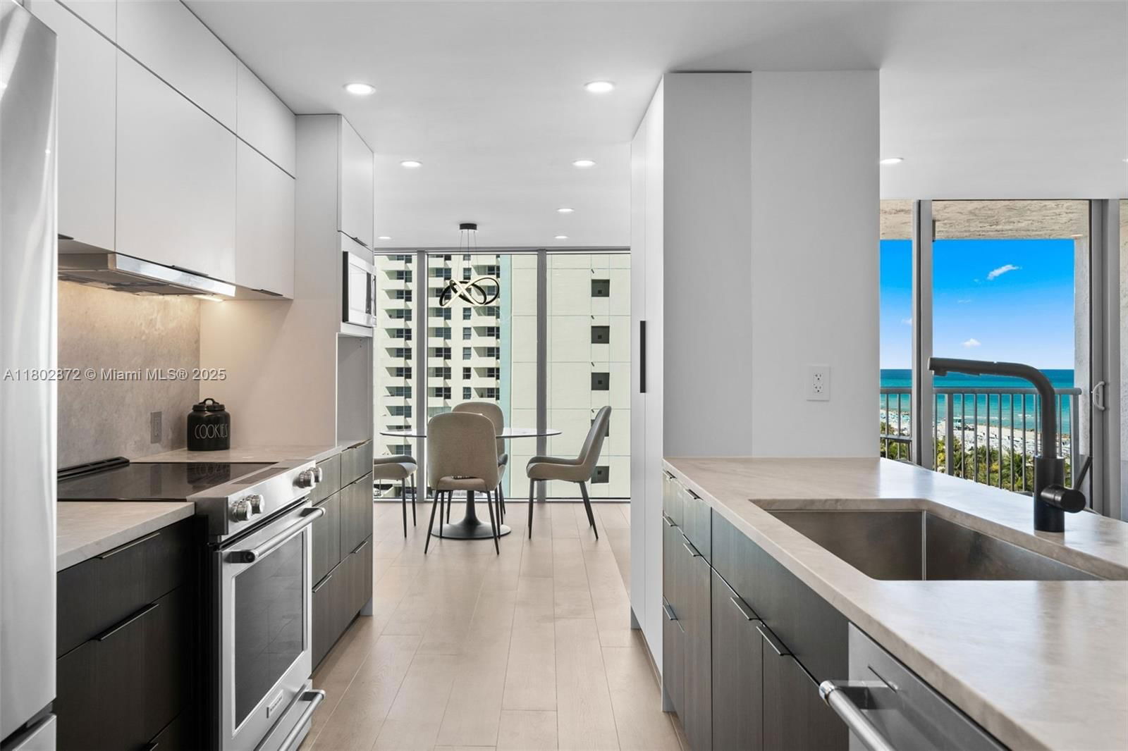 Real estate property located at 2655 Collins Ave #1009, Miami-dade, Mirasol Ocean Towers Cond, Miami Beach, FL